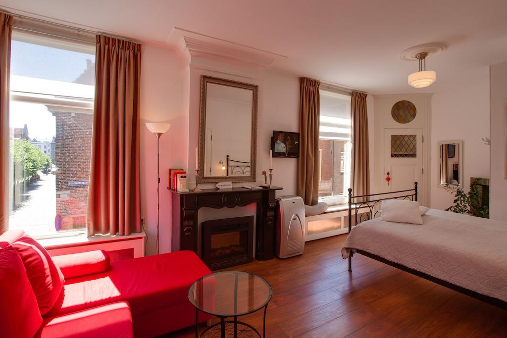 B&B Bed En Beschuit Leida Esterno foto